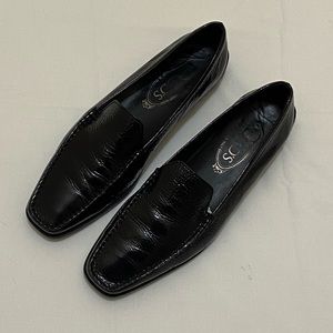 Tods Women’s Black Dress Patent Leather Slip On Shoes Size 40.5